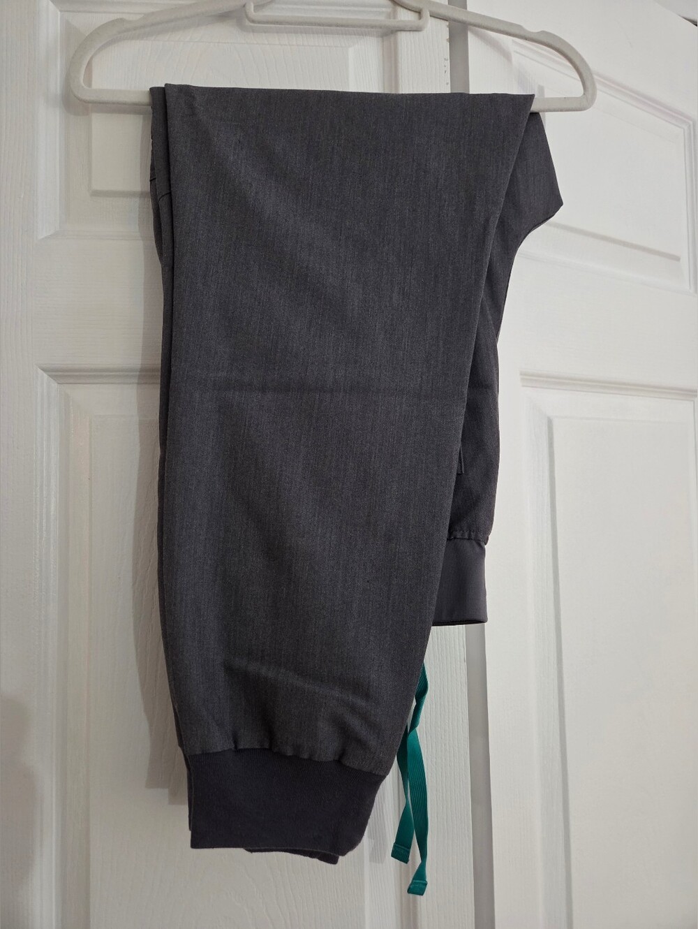 FIGS Zamora Jogger Scrub Pants Women’s L Graphite Gray PO 2707